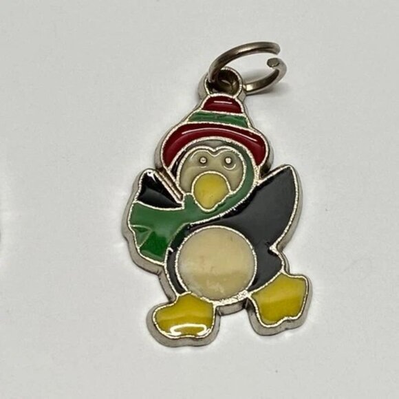 Vintage Holiday Penguins Charms 6 Set Red Green Black White Enamel Silver Tone - Picture 10 of 13